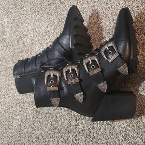 Dolls Kill Lamoda Witchy buckle pointed boots Size 7